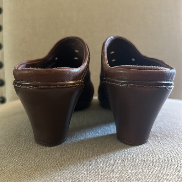 Clarks Women’s Leather Slip On Heeled Mules Brown Size 6.5 - Picture 6 of 8